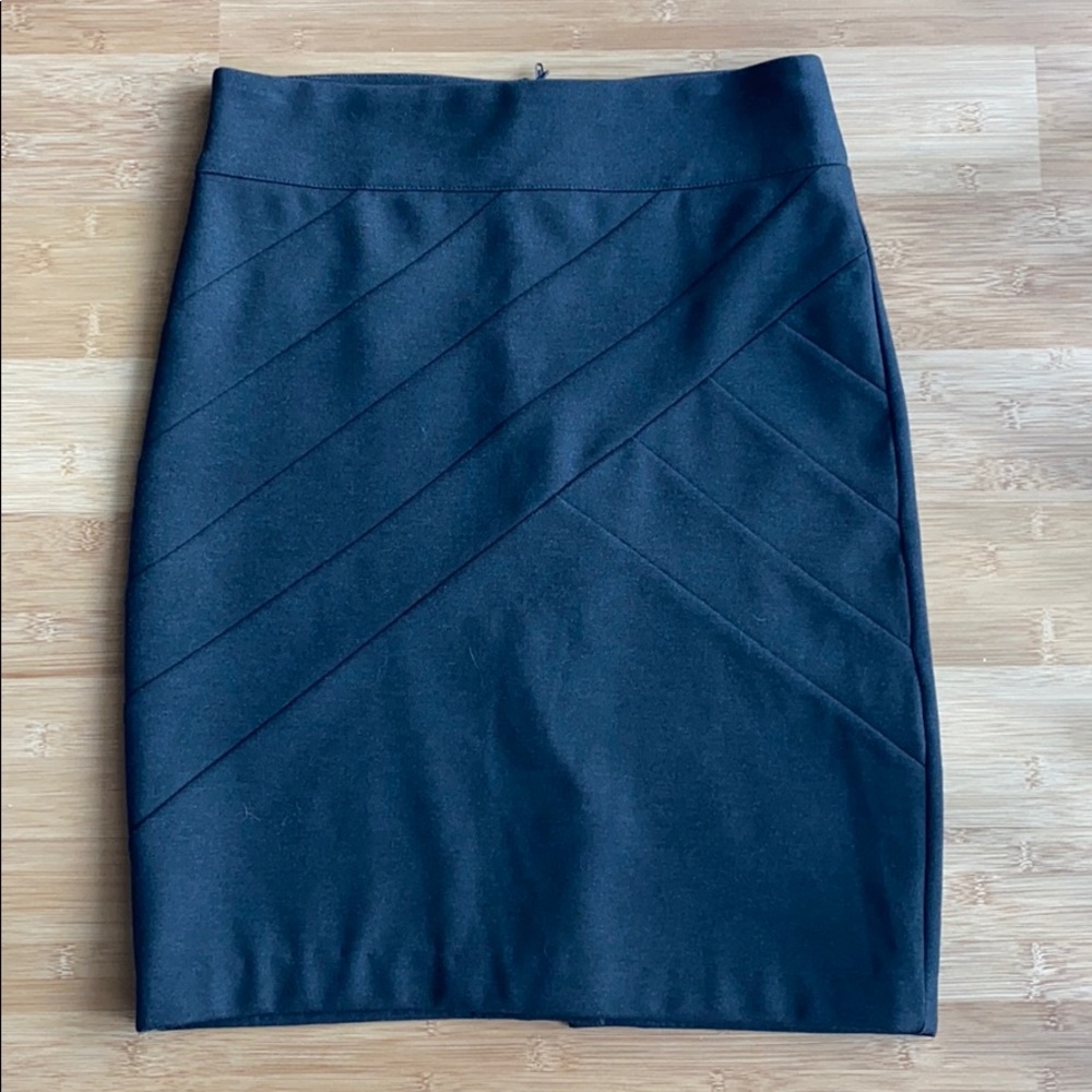 Fitted grey pencil skirt for work